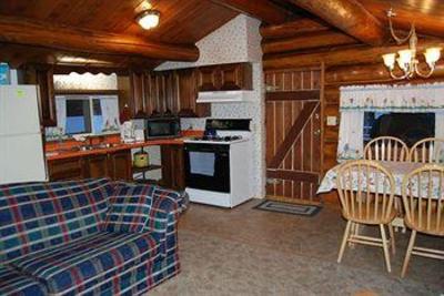 фото отеля Daniels Lake Lodge Bed and Breakfast