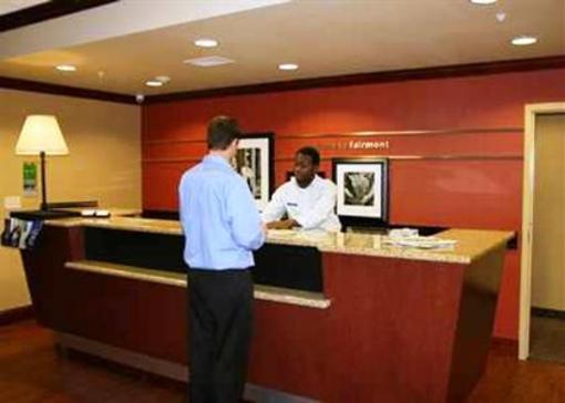 фото отеля Hampton Inn Fairmont