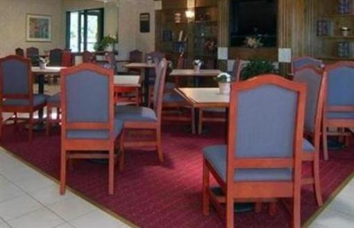 фото отеля Quality Inn at Fort Lee