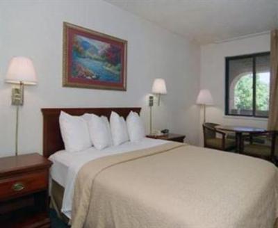 фото отеля Quality Inn at Fort Lee
