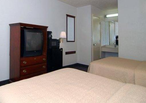 фото отеля Quality Inn at Fort Lee