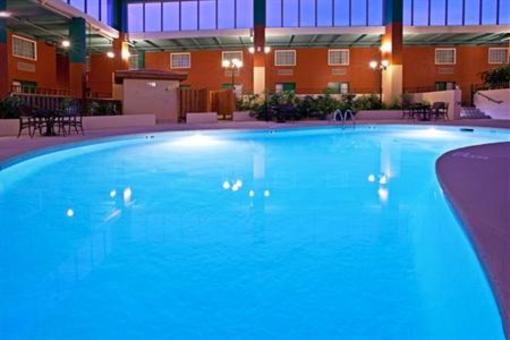 фото отеля Crowne Plaza Hotel Cincinnati Blue Ash