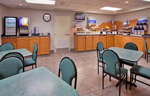 фото отеля Holiday Inn Express West Plains
