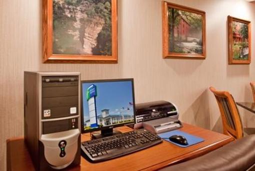 фото отеля Holiday Inn Express West Plains