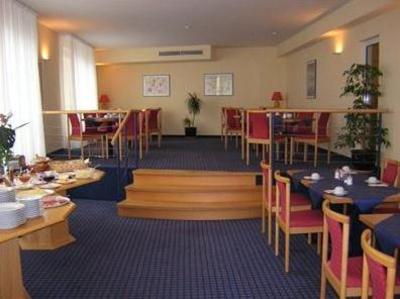 фото отеля Hotel in Herrenhausen