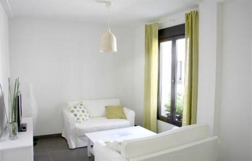 фото отеля Apartamentos Turisticos Patio De Viana