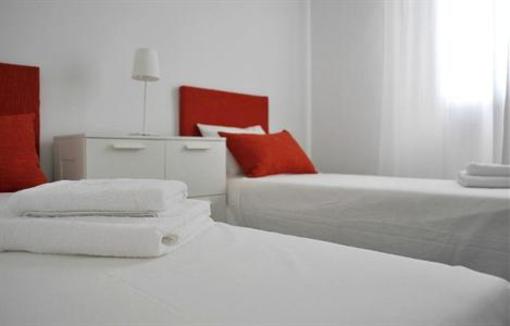 фото отеля Apartamentos Turisticos Patio De Viana