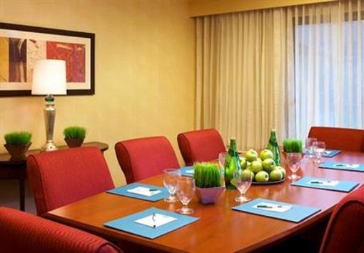 фото отеля Courtyard by Marriott Chicago Deerfield