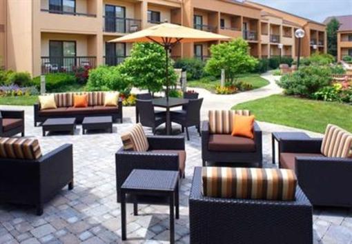 фото отеля Courtyard by Marriott Chicago Deerfield