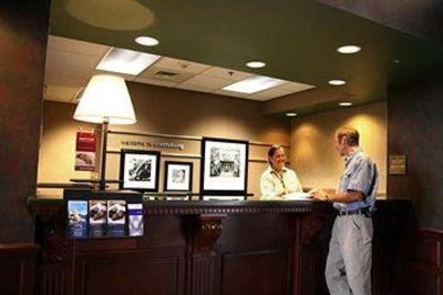 фото отеля Hampton Inn Scottsburg