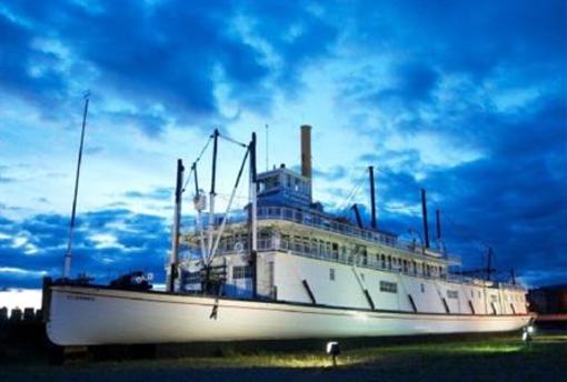 фото отеля High Country Inn Whitehorse