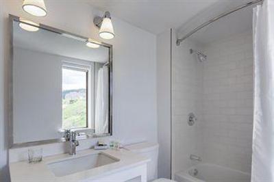 фото отеля Four Points by Sheraton Kamloops