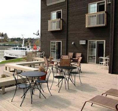 фото отеля Inn on the Harbour Port Stanley