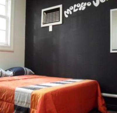 фото отеля Laranja Mecânica Hostel & Pousada