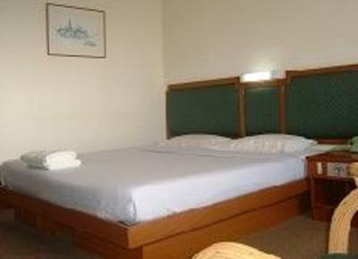 фото отеля Paradorn Inn