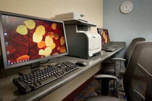 фото отеля Holiday Inn Express & Suites Caryville