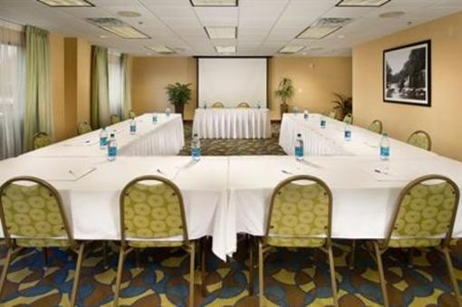 фото отеля Holiday Inn Express & Suites Caryville