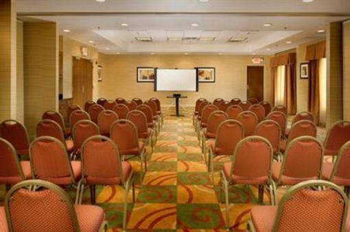фото отеля Holiday Inn Express & Suites Caryville