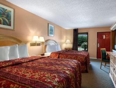 фото отеля Days Inn Columbus Tryon