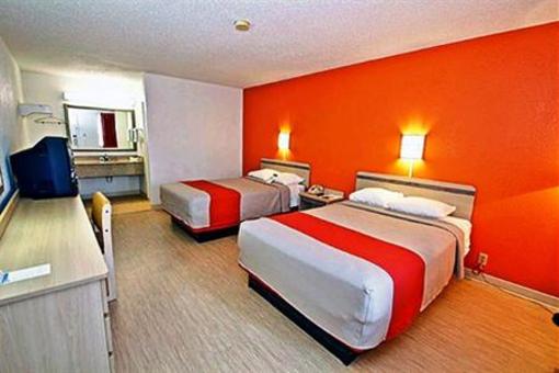фото отеля Motel 6 West Helena