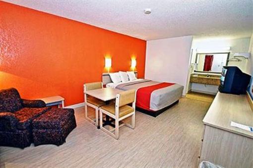 фото отеля Motel 6 West Helena