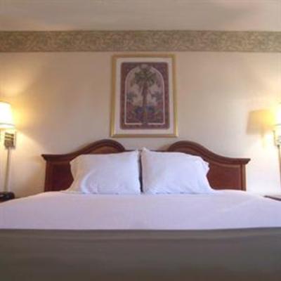 фото отеля Magnuson Hotel Whiteville