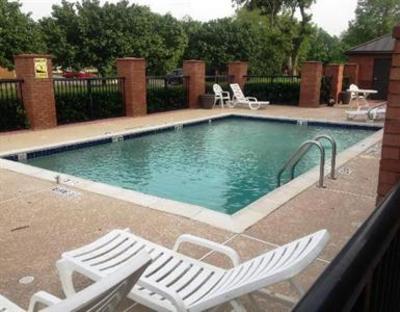 фото отеля StudioPlus Hotel DFW Farmers Branch