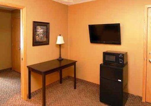 фото отеля Econo Lodge Inn & Suites Wetmore