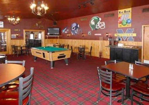 фото отеля Econo Lodge Inn & Suites Wetmore