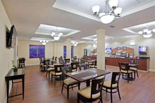 фото отеля Holiday Inn Express Hotel & Suites Lynnwood