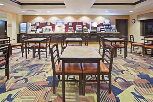 фото отеля Holiday Inn Hotel Express & Suites Sioux Falls - Brandon