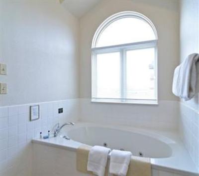 фото отеля BEST WESTERN West Hills Inn