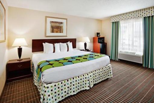 фото отеля Holiday Inn Norton