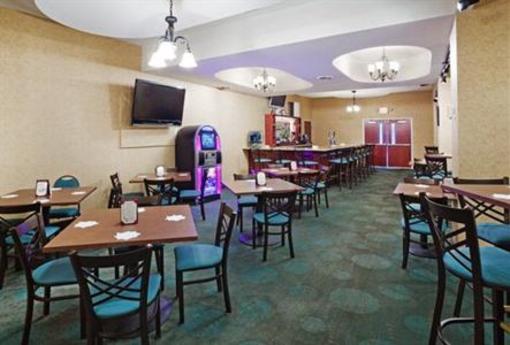 фото отеля Holiday Inn Norton