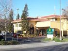 фото отеля La Quinta Inn and Suites - Hayward Oakland Airport