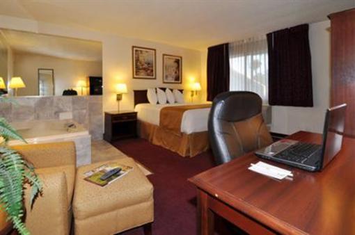 фото отеля BEST WESTERN Royal Host Inn