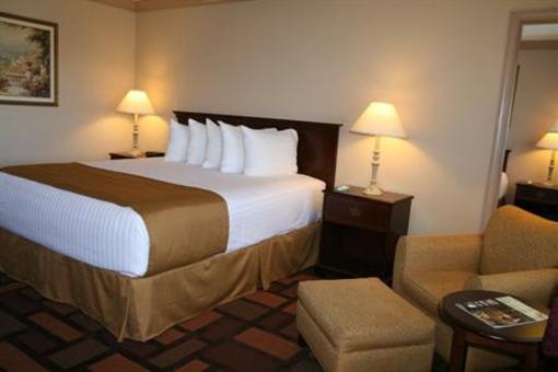 фото отеля BEST WESTERN Royal Host Inn