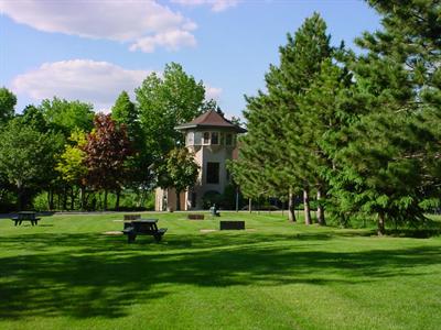 фото отеля Riverwood Inn and Conference Center