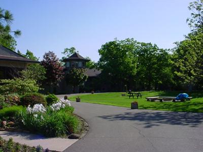 фото отеля Riverwood Inn and Conference Center