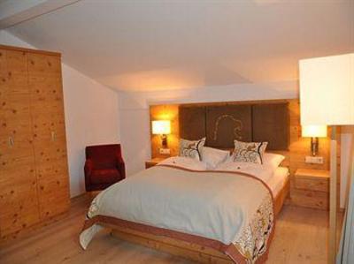 фото отеля Hotel Goldener Adler Wattens