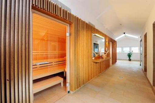 фото отеля Hotel Goldener Adler Wattens