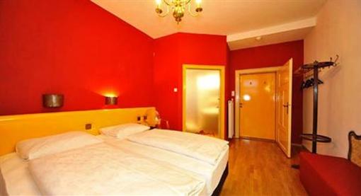 фото отеля Erlebnis Post Stadthotel