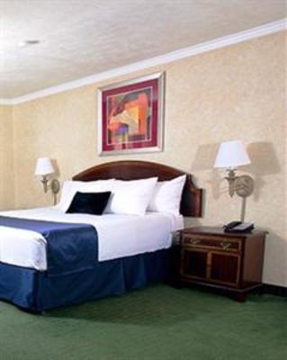 фото отеля Best Western Plus InnSuites Tucson Foothills Hotel & Suites