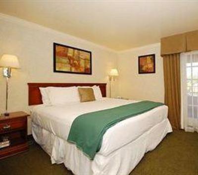 фото отеля Best Western Plus InnSuites Tucson Foothills Hotel & Suites