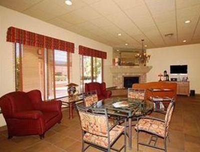 фото отеля Best Western Plus InnSuites Tucson Foothills Hotel & Suites