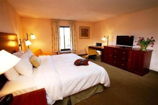 фото отеля Hampton Inn North Universal Blvd