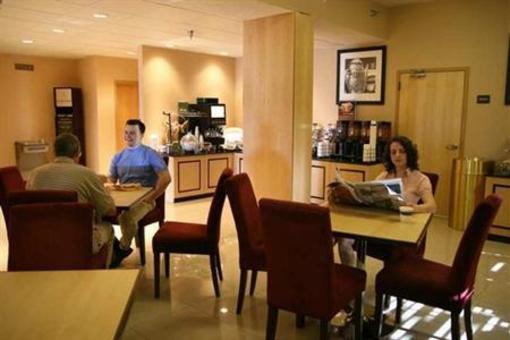 фото отеля Hampton Inn North Universal Blvd