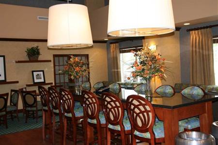 фото отеля Hampton Inn and Suites Cape Cod - West Yarmouth