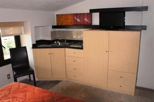 фото отеля Aztic Hotel and Executive Suites