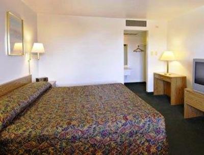 фото отеля Super 8 Vernon